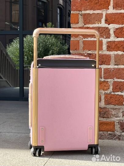 Чемодан louis vuitton розовый