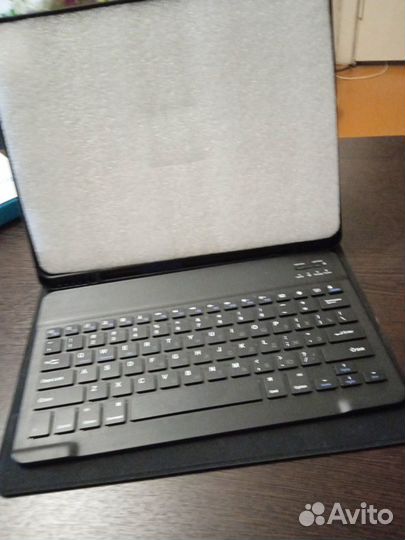 Чехол с клавиатурой для iPad 12.9 Pro (2020 - 2022