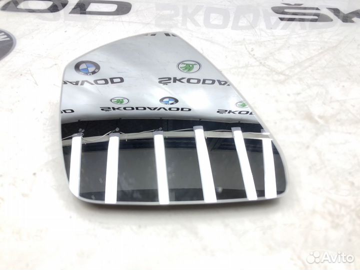 Зеркальный элемент левый Skoda Octavia A7 (5E) 1.6