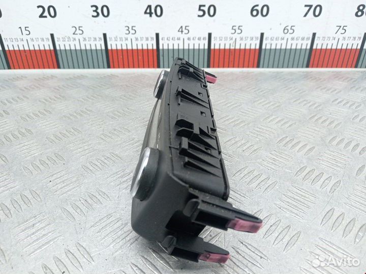 Блок управления климатической установкой Toyota Avensis