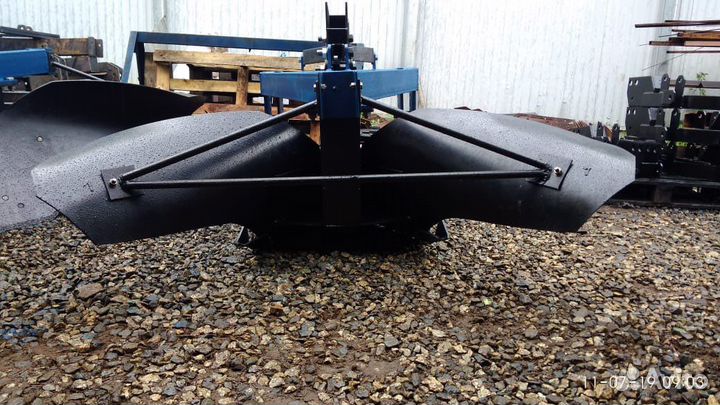 Плуг лесной для противопожарных полос пкл70