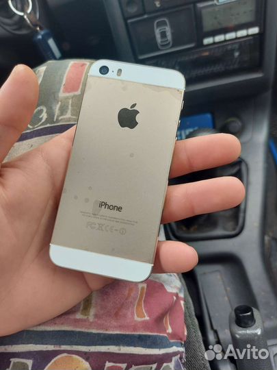 Телефон iPhone 5s 16гб