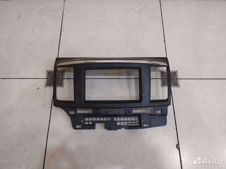 Лансер 10 рамка магнитолы