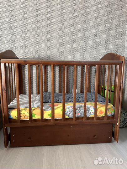 Детская кроватка