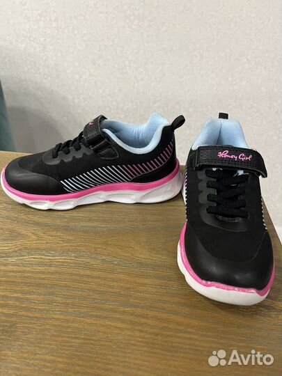 Кроссовки для девочки