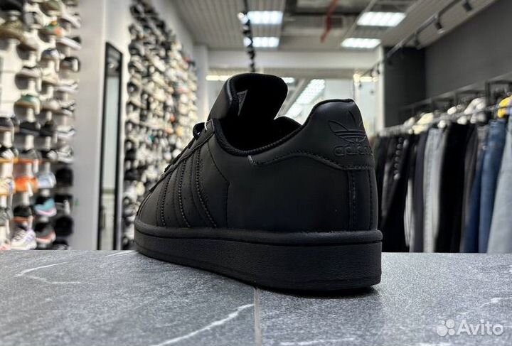 Кроссовки Adidas superstar в ТЦ Мтв Центр