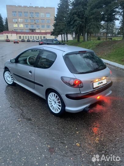 Peugeot 206 1.4 AT, 2003, 117 507 км