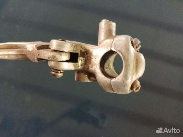 Кронштейн переднего тормоза планета 5-01