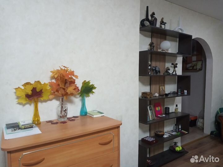 Зал и большая кухня в частном доме- под праздники