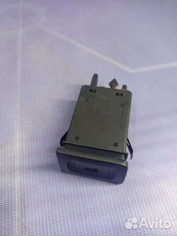 Кнопка обогрева стекла Volkswagen/Skoda