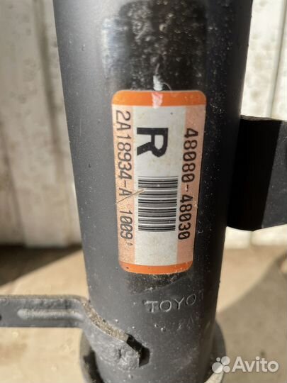 Стойки амортизатора на Lexus RX