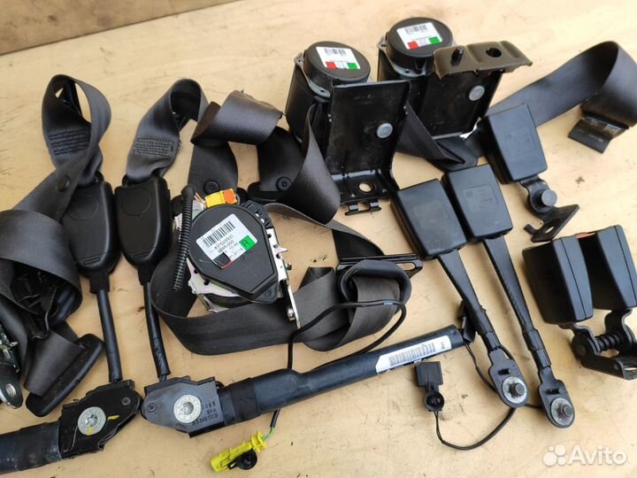 Преднатяжители ремни безопасности на Opel Astra J