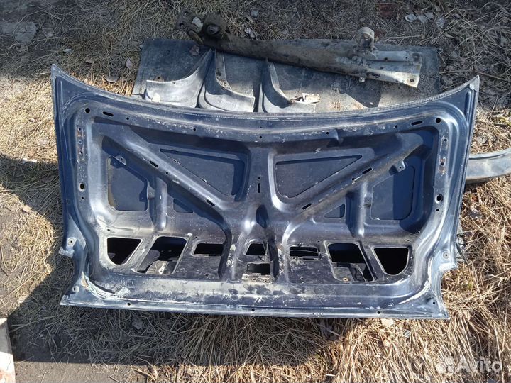 Крышка багажника Nissan Sunny Ниссан Санни