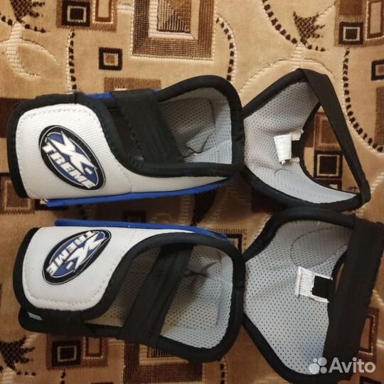 Налокотники хоккейные Easton взрослые