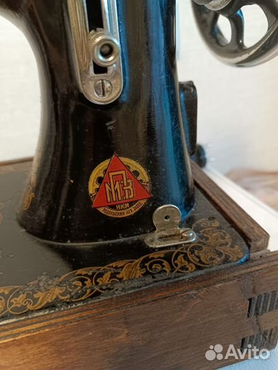 Швейная машина 30-х годов