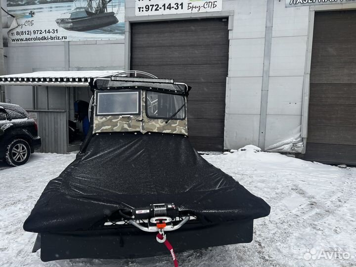 Аэролодка Бриз 535 6 человек / 900 кг /135 л.с