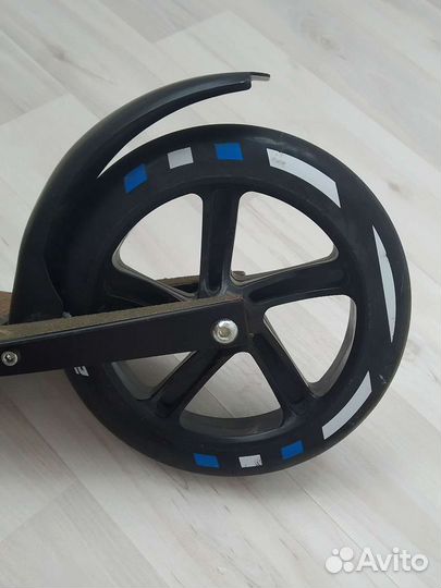 Двухколесный самокат Fish