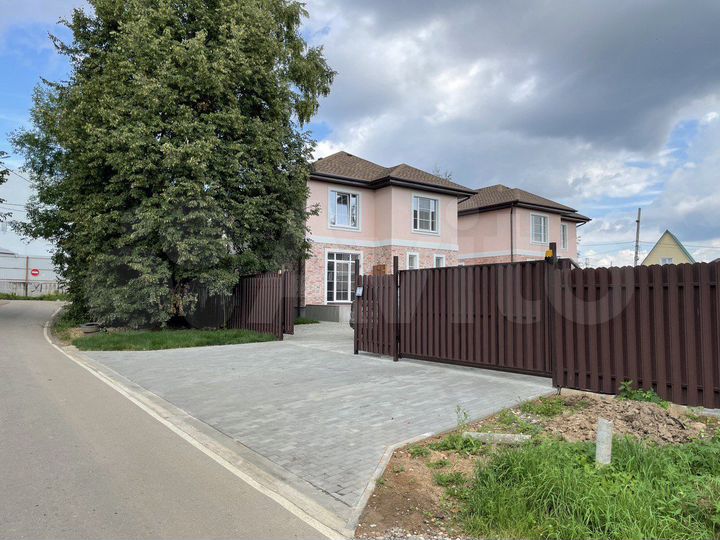 Дом 147 м² на участке 4 сот.