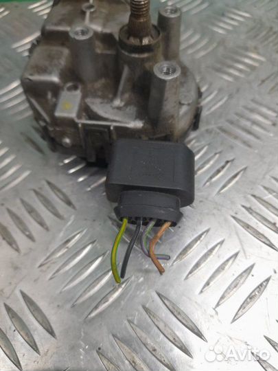 Моторчик дворников Volkswagen Passat B5 седан 1.6