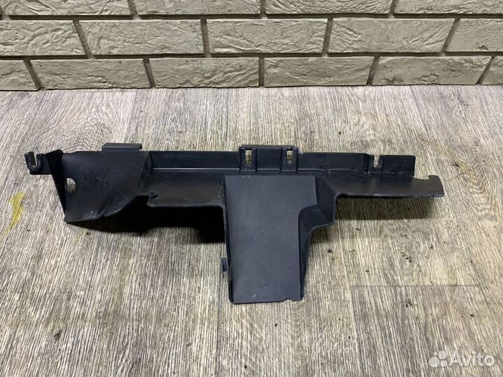 Volkswagen Touareg Воздуховод радиатора правый