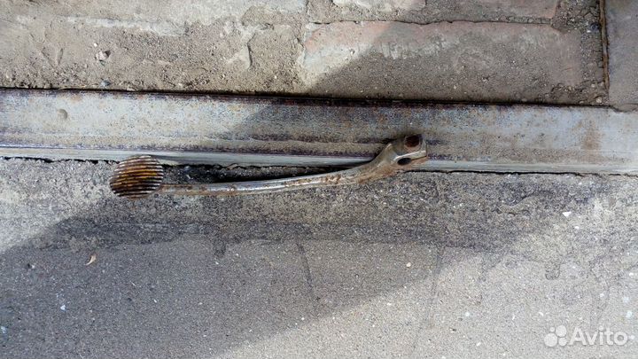 Ножка тормоза