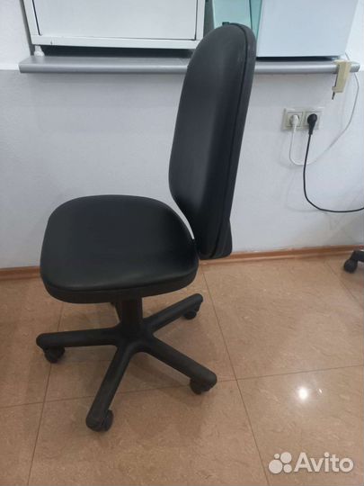 Стул со спинкой