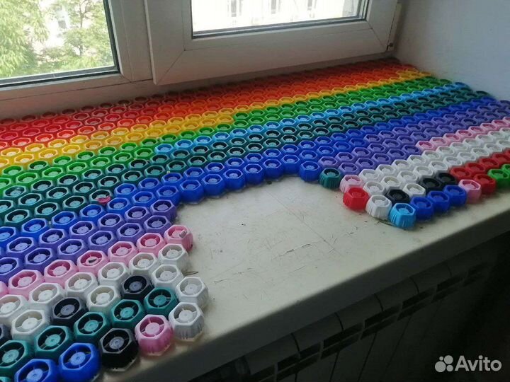 Набор пластиковых крышек от детского питания