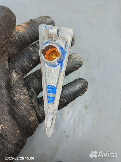 Поворотник Renault Megane K4M 2008