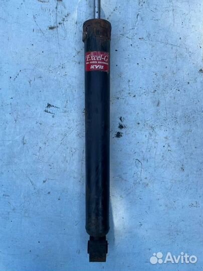 Стойка амортизатора задняя 8K0513035K