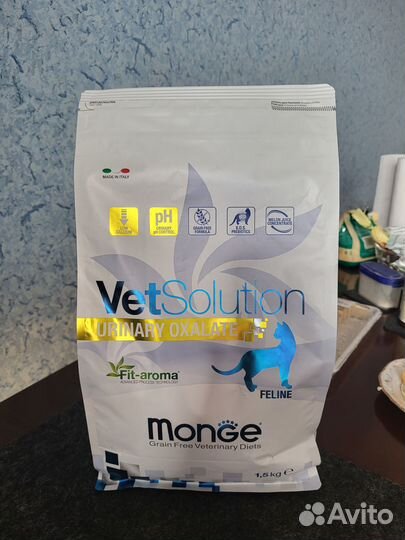 Корм для кошек монж 1.5 кг