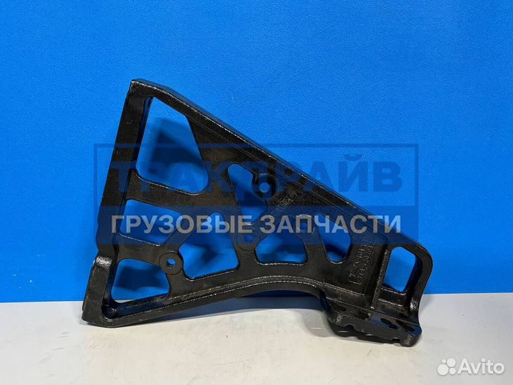 Передний кронштейн отбойника Фав J6 левый