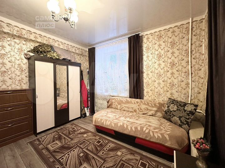 4-к. квартира, 96 м², 2/4 эт.