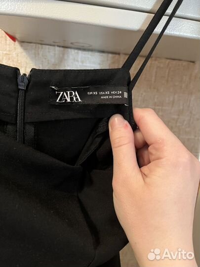 Платье zara с разрезом, xs