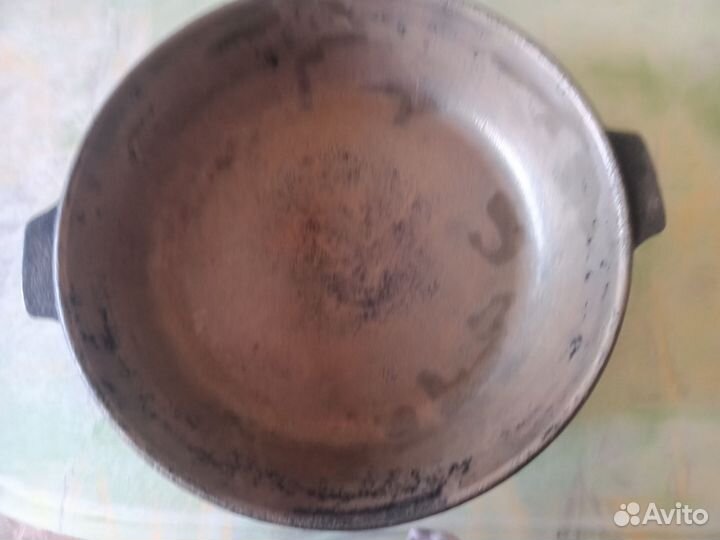 Чугунная сковорода