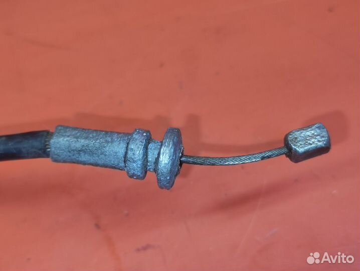 Тросик капота Nissan Terrano 1 1985-1995