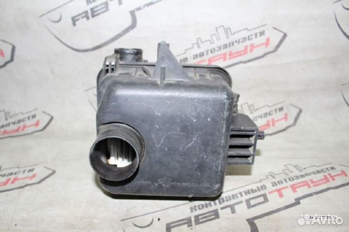 Корпус воздушного фильтра toyota daihatsu duet sir