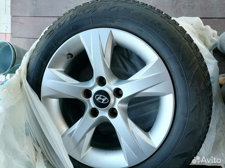 Goodyear UltraGrip 205/60 R16