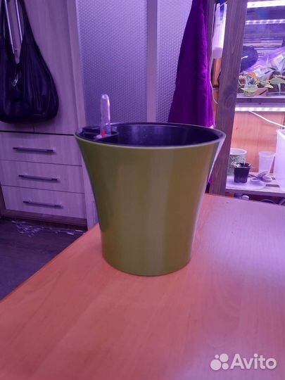 Кашпо с автополивом 