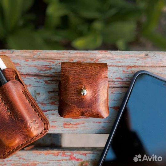 Кожаный чехол для airpods ручной работы