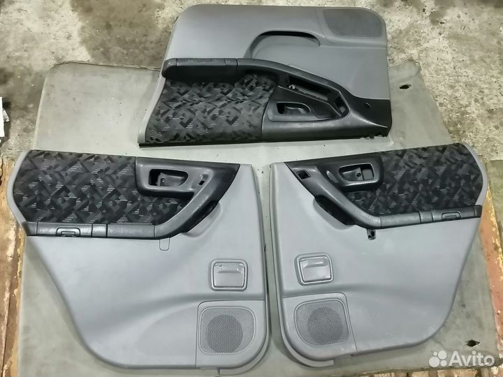 Обшивка двери для Subaru Forester (SF5) 1997-2000