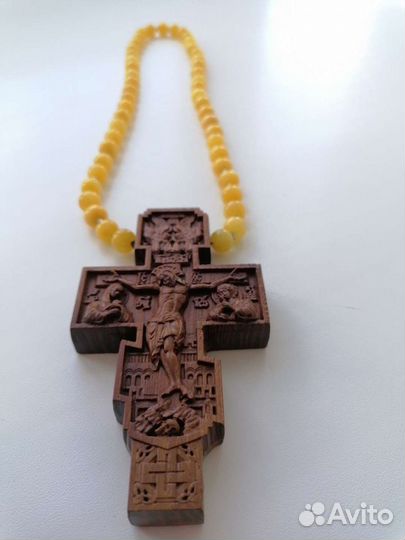 Крест из ценных пород