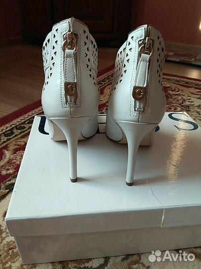 Ботинки guess