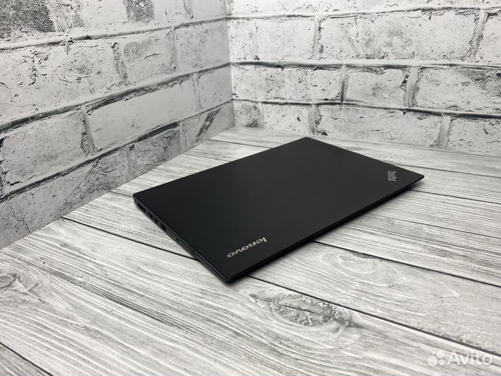 Ультратонкий и легкий карбоновый ноутбук