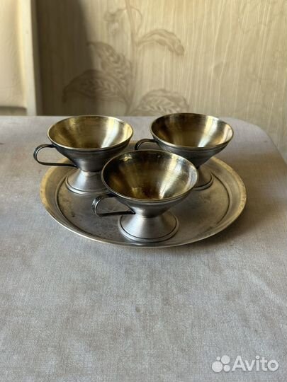 Кофейный набор, мельхиоровые чашки на подносе