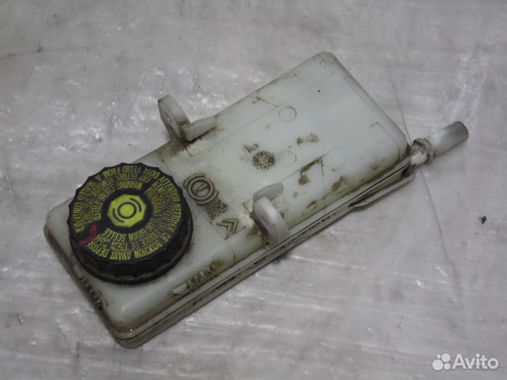 Бачок тормозной жидкости Ситроен С4