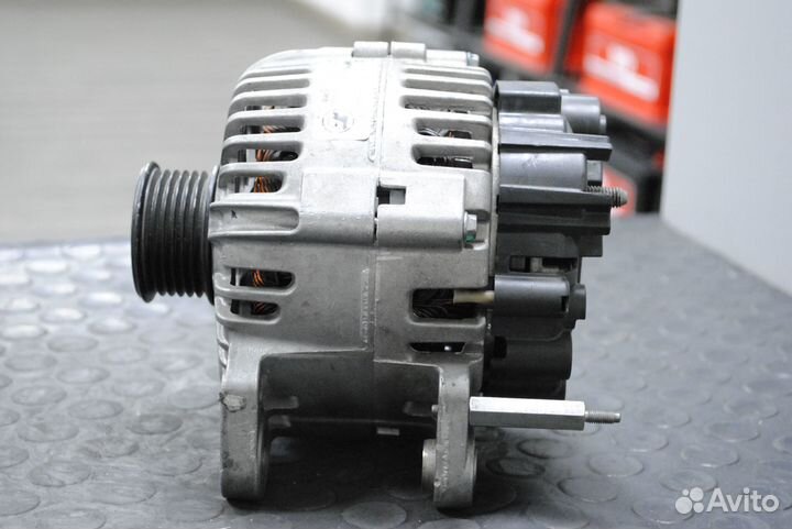 Генератор VW Golf 6, Skoda Octavia 1.4 TSi б/у