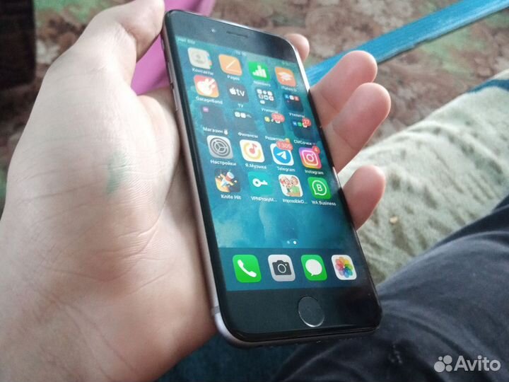 iPhone 6S, 64 ГБ
