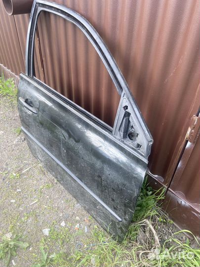 Дверь передняя правая Renault Megane 2