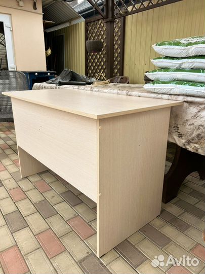 Продам письменный стол в отличном состоянии