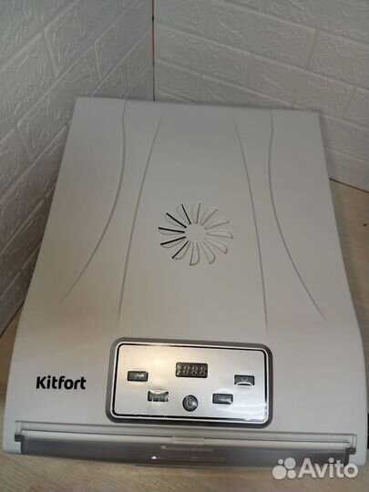 Сушилка для овощей и фруктов Kitfort KT-1907